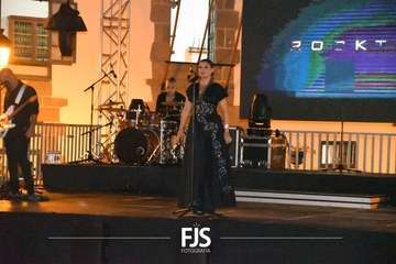 Concierto de la cantante grancanario Cristina Ramos en la plaza de San Juan/Francisco Javier Santana./Francisco Javier Santana.